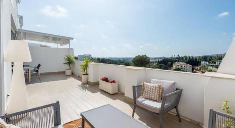 Apartment with pool, BBQ & patio | Perfect for remote work — photo 3