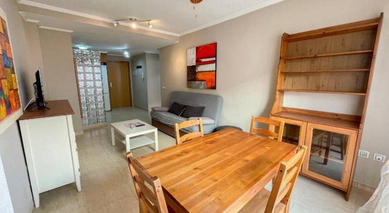Rental apartment with patio — photo 3