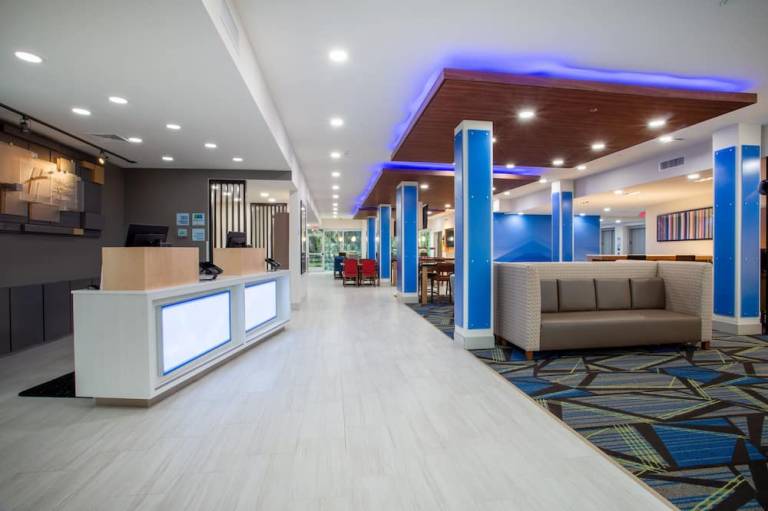 Holiday Inn Express And Suites Deland South by IHG