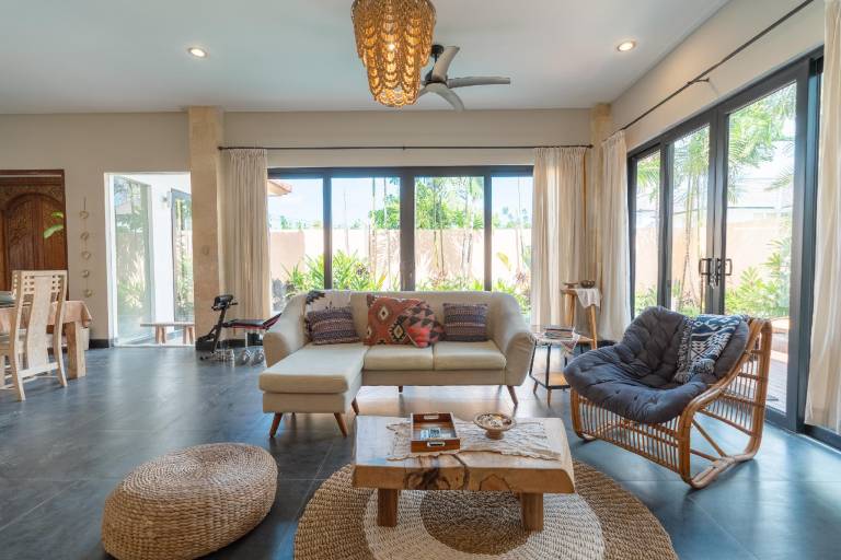 Villa with yard, patio & private pool in Canggu