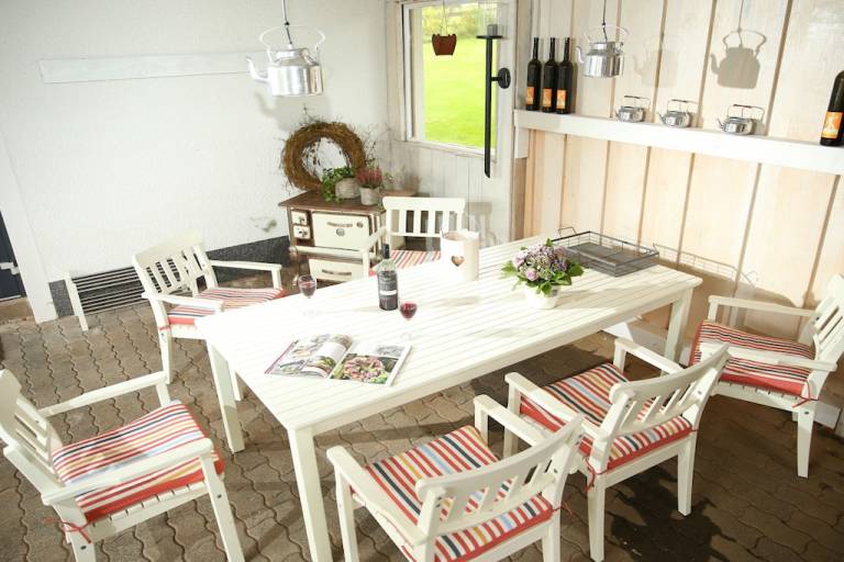 Vacation home with patio, yard & BBQ — photo 2