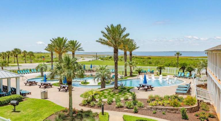 Sunset Vista - Heated Pool, Lazy River, 2 x Hot Tubs! in Galveston, TX