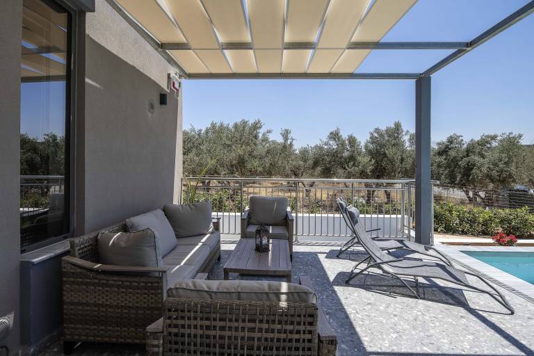 Villa with private pool, yard & BBQ — photo 4