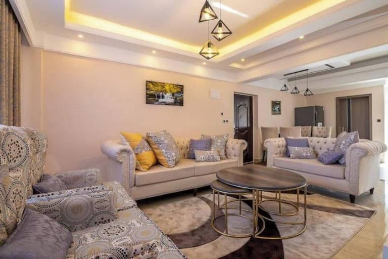 Condo Upper Hill Estate