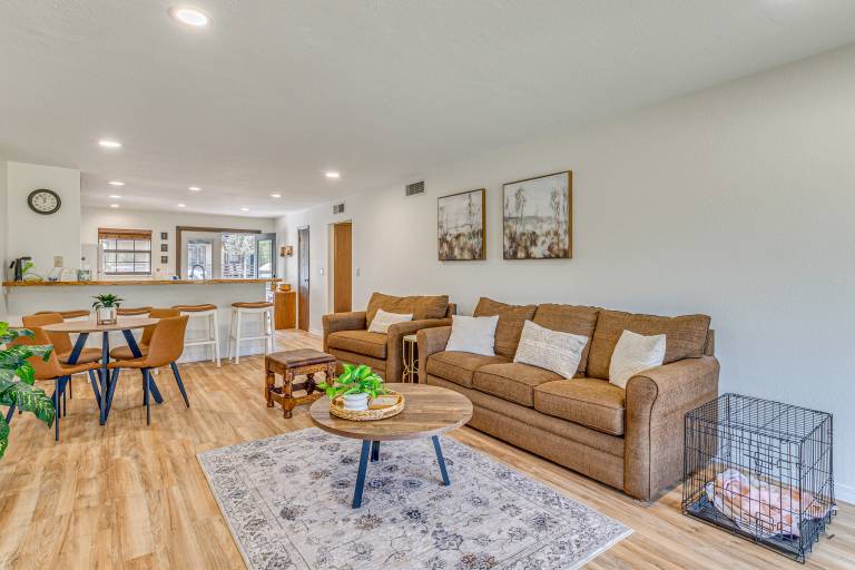 < 2 Mi to Grindstone Lake & Trails! Mtn-View Condo — photo 5