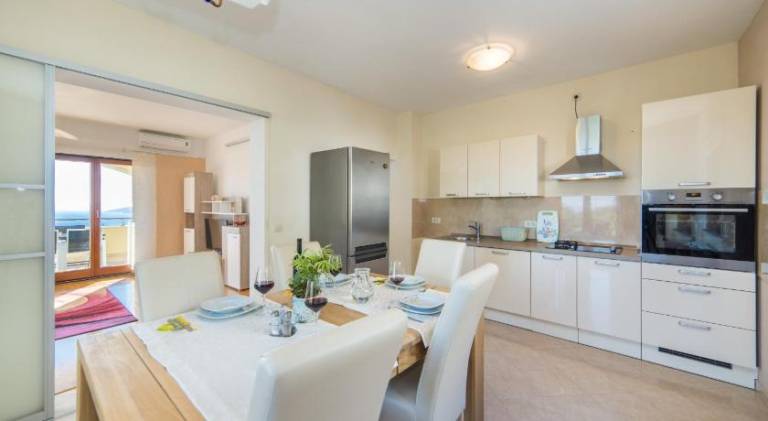 Charming rental apartment with patio & grill | Pet-friendly — photo 3