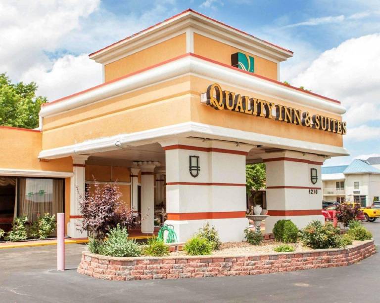 Quality Inn & Suites Kansas City Independence I 70 East