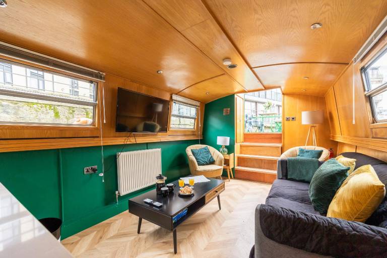 The Four Sisters Boatel Houseboat — photo 2