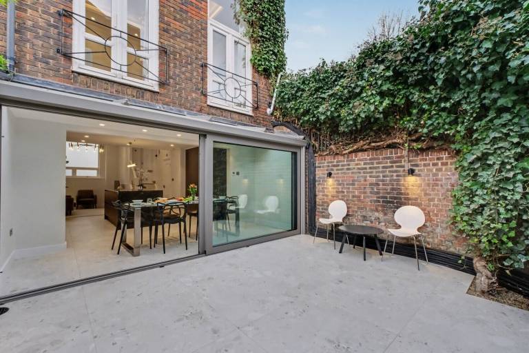 House  Earls Court