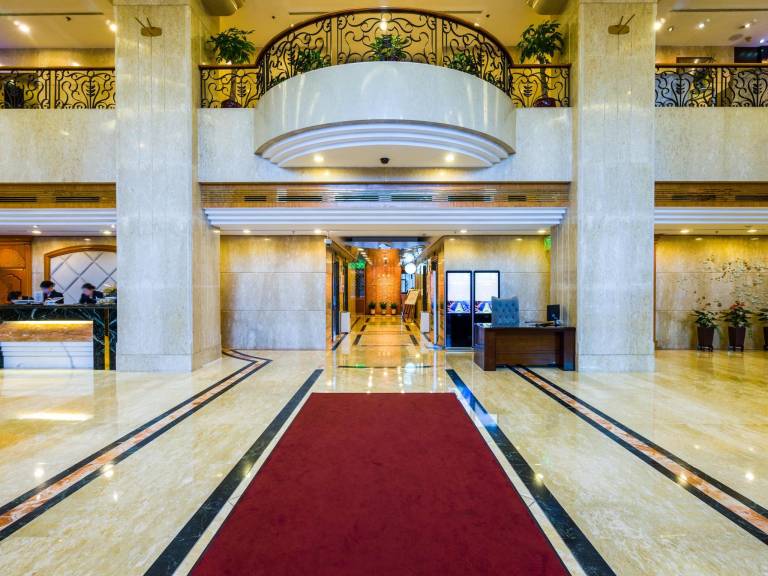 China Mayors Plaza Hotel — photo 2