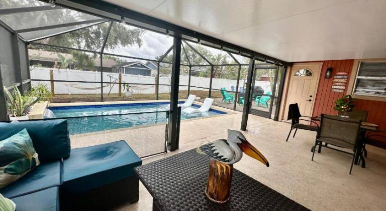 Vacation home with pool | Pet-friendly — photo 2