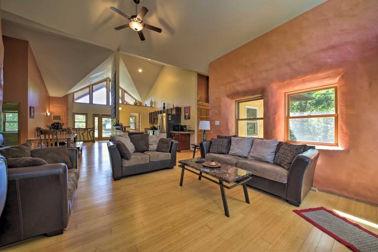 Peaceful Custom Carbondale Home w/ Deck, Near SIU! — photo 4