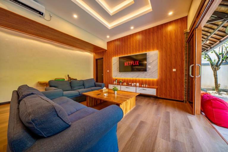 Villa with yard & private pool | Good for workation | Pet-friendly — photo 2
