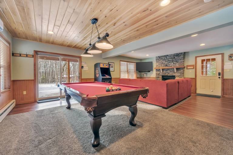 Red Rock by PMR, 6BR, Ski Slope Views, Dog Friendly, EV Charger, Sleeps 20 — photo 3