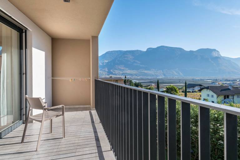 Rental apartment with patio & fast internet | Mountain view — photo 5