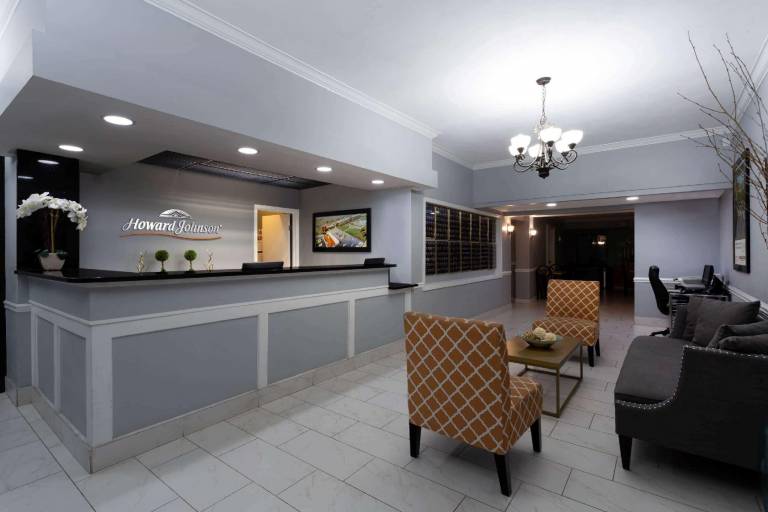 Howard Johnson by Wyndham Waukegan Great Lakes — photo 3
