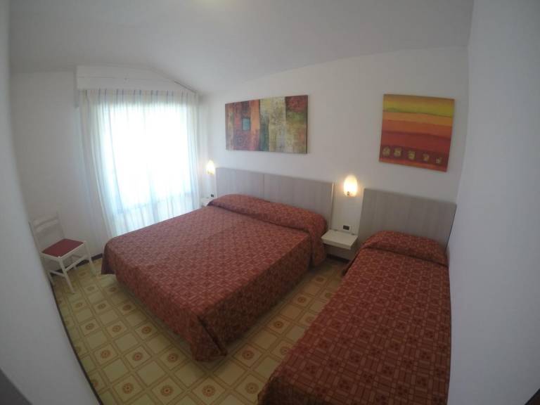 Rental apartment with 2 rooms for 5 persons — photo 4
