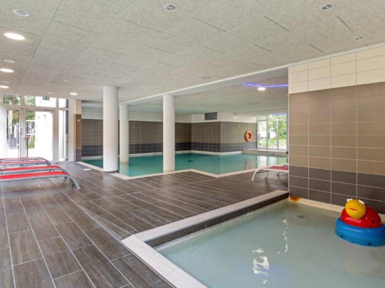 Rental apartment with heated pool — photo 3