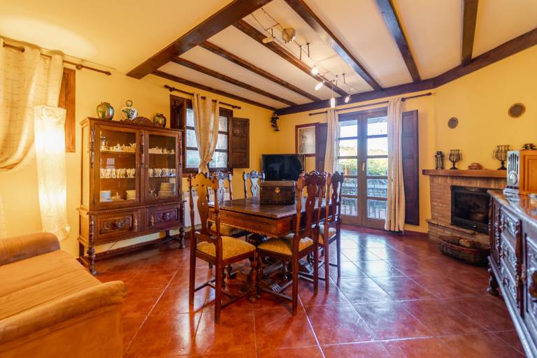 Casa Rural De Cabrera: Mountain Views, Private Terrace & Wi-Fi — photo 3