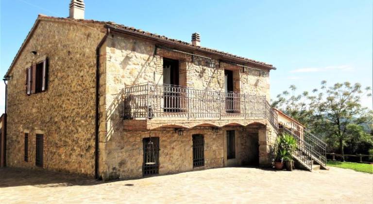 Farm with barbecue, garden & pool | Pets are welcome in Roccastrada
