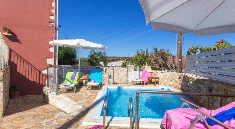Fully equipped nice villa with garden, terrace & private pool | Good for workation | Pet-friendly — photo 4