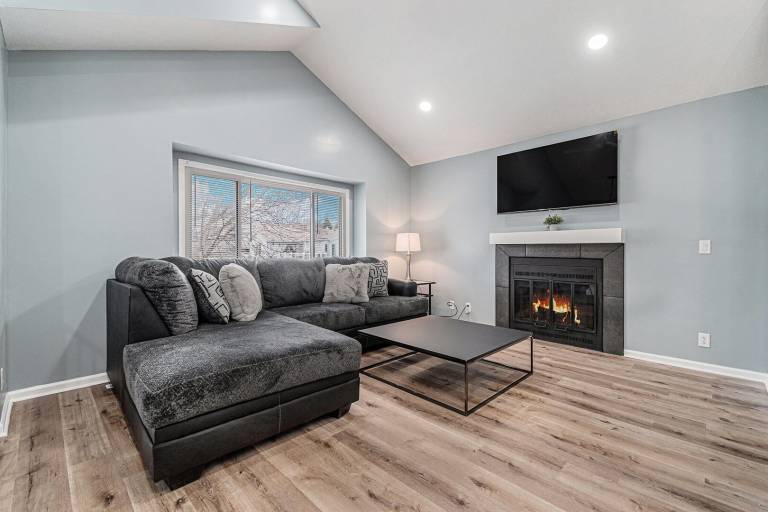 Child-friendly charming vacation home with yard & patio | Pet-friendly — photo 2