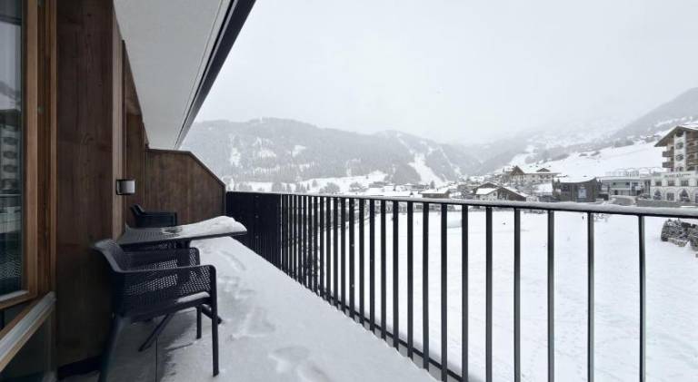 Rental apartment with patio, pool & sauna | Perfect for remote work | Pets allowed — photo 5