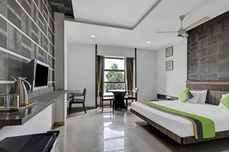 Treebo Admiral Suites New Usmanpura