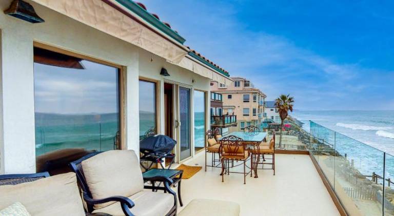 House with 2 rooms for 4 persons in Oceanside, CA