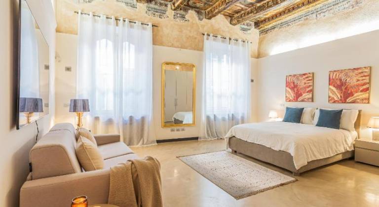 Holiday apartment | Next to Como Cathedral — photo 2