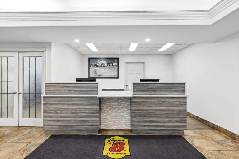 Super 8 By Wyndham Saskatoon Near Saskatoon Airport — photo 3