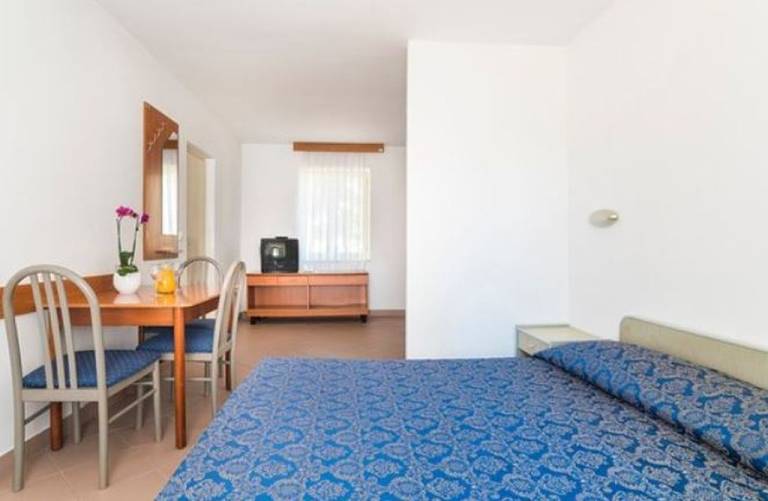 Family-oriented charming holiday apartment with pool & patio | Dogs allowed — photo 4