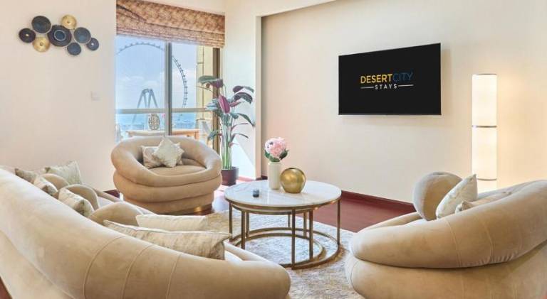 Beachfront 2BR, Sea & Ain Dubai View, JBR Walk Hosted by Desert City Stays — photo 3