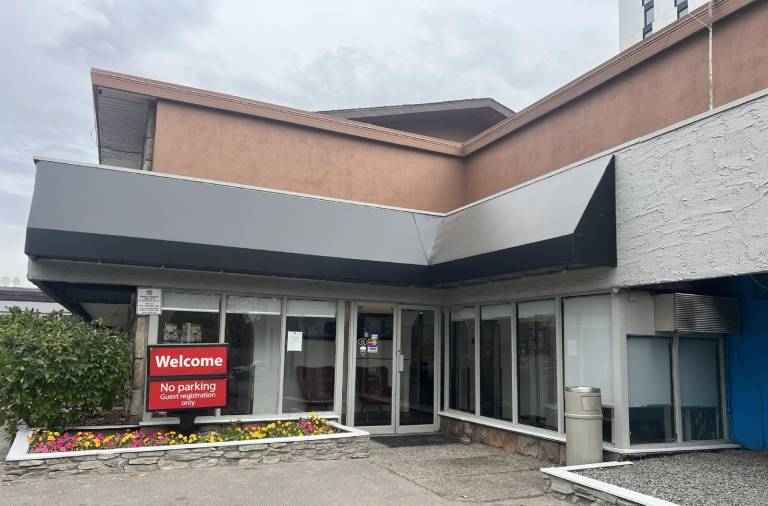 Econo Lodge Motel Village in Calgary, AB