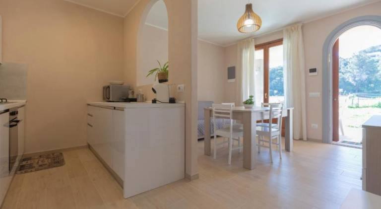 Rental apartment with yard — photo 3