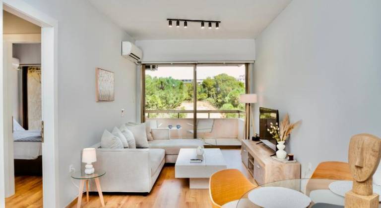 Sea Whisper Beach - Kavouri - Ious 15 by K&M in Glyfada