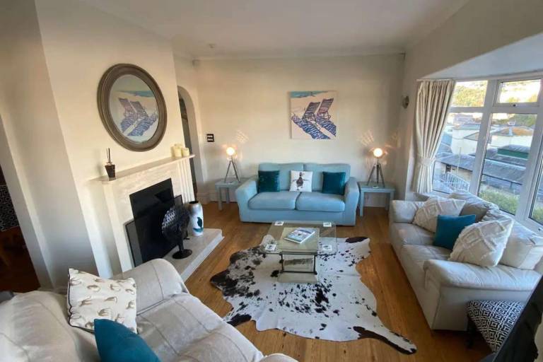 4 Bed House-Sleeps 8-Parking-Pets-MarinaSeaView in Paignton