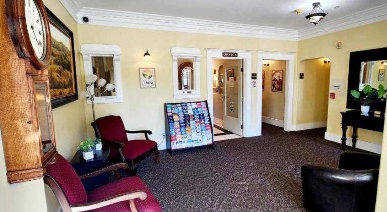 Santa Paula Inn — photo 5