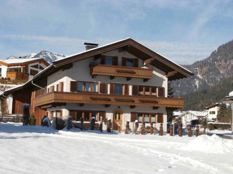 Child-friendly pleasant vacation home with yard & terrace | Ski nearby | Pets allowed — photo 4