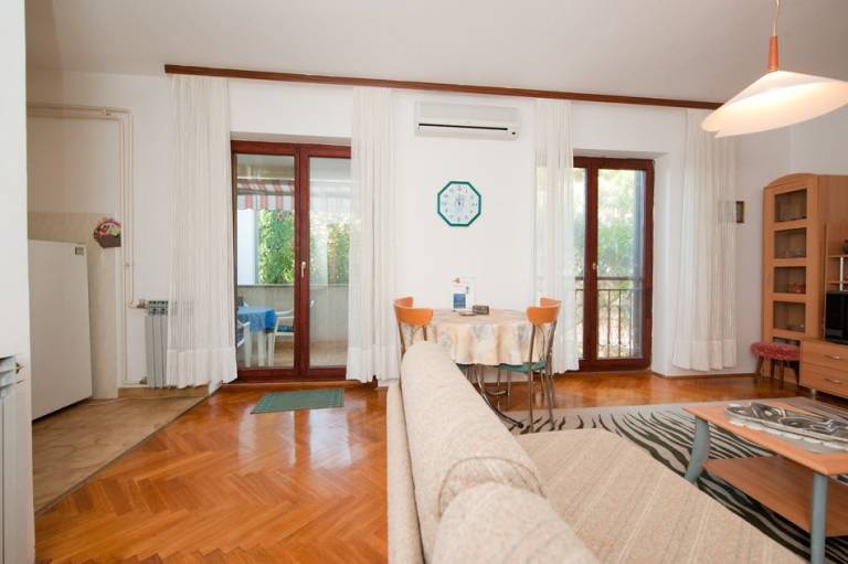 Family-friendly charming rental apartment with garden | Perfect for remote work | Pets allowed — photo 2