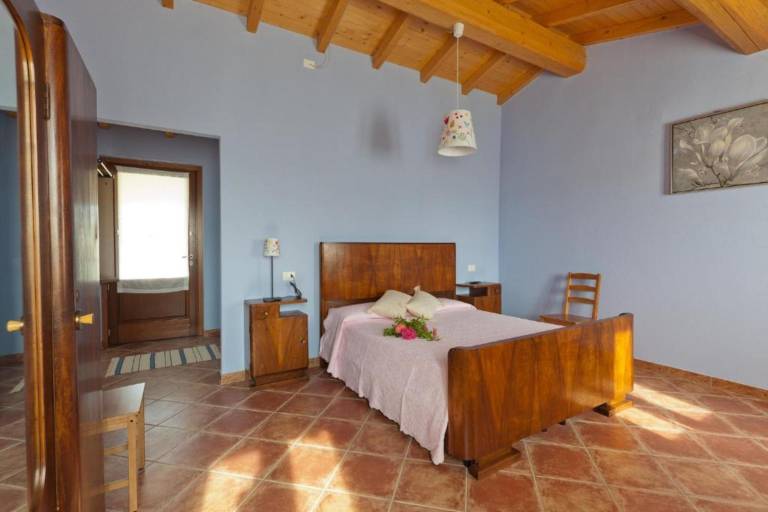 Dedicated room with garden & terrace | Garden view — photo 3