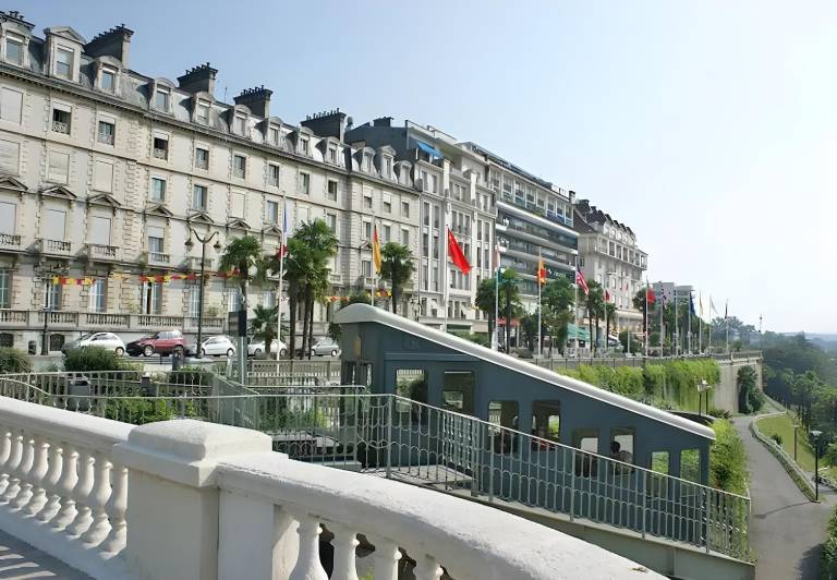 Escapade Royale à PAU - VILLA Privée 6 Pers. Bébé, Spa, Braséro & Piscine — photo 4