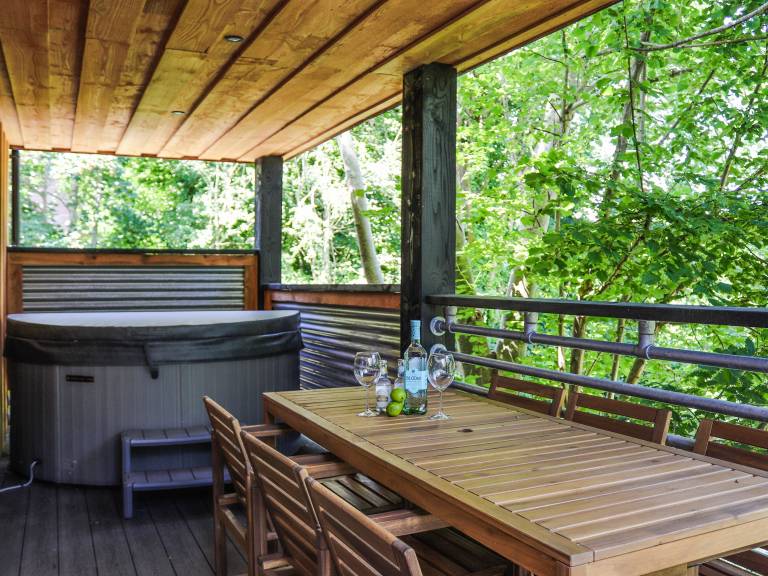 Child-friendly cottage with yard & jacuzzi | Pets are welcome — photo 2
