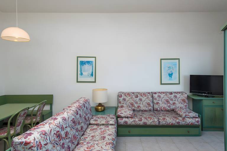 P. R. Club - Three-Room Enea 15 with Sea View, Private Terrace and Air Conditioning in Centola