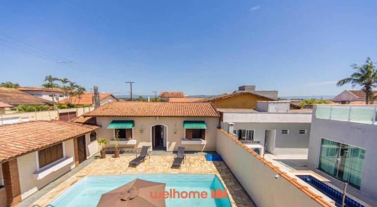 House with pool — photo 3