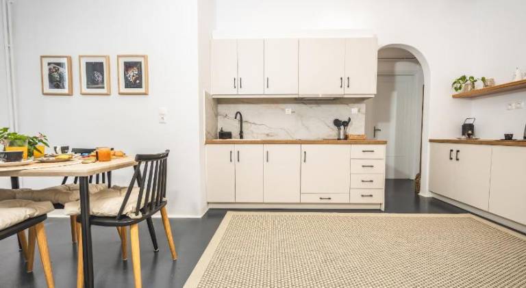 Apartment with patio, BBQ & garden — photo 3