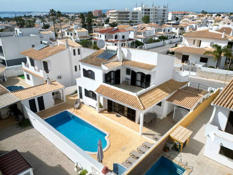 Villa with terrace, private pool & barbeque — photo 2