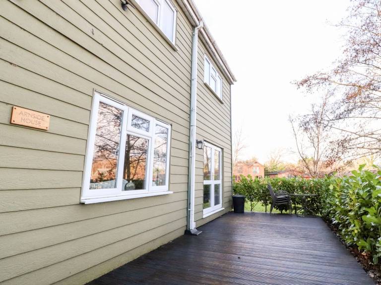 Family-oriented lovely cottage with pool | Pet-friendly — photo 3