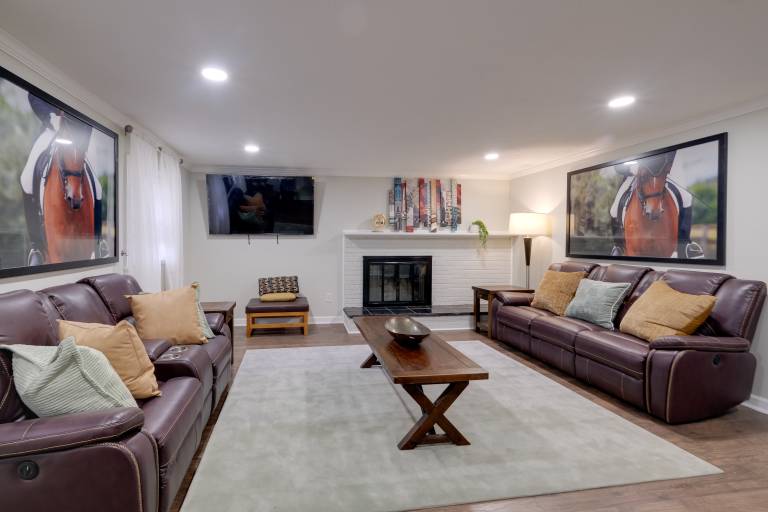 Great for Gatherings! Modern Lanham Duplex — photo 2