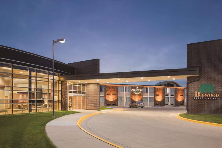 Country Inn & Suites by Radisson, Fergus Falls, MN in Fergus Falls, MN